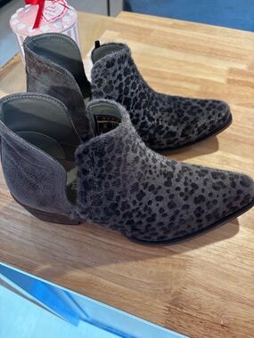 Roper Leopard-Pattern Gray Chelsea Ankle Boots